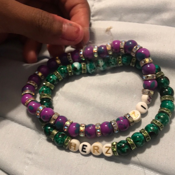 Bracelets - Picture 1 of 3